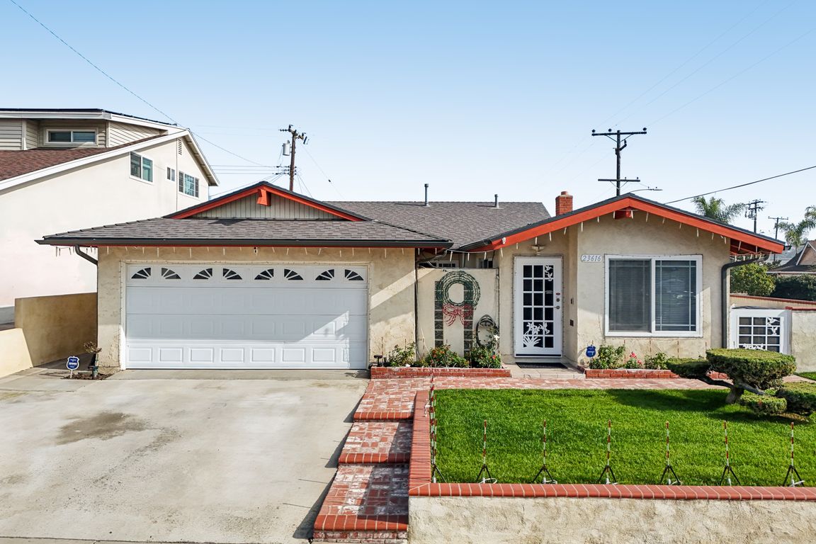 Atmore Ave-S1812-040.jpg