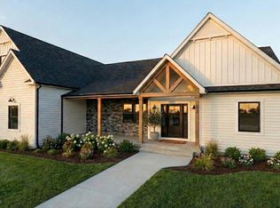 52 Round Farm Rd, Rehoboth, MA 02769