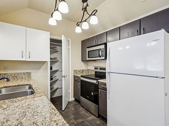 5th image of 1700 Amelia Ct APT 116