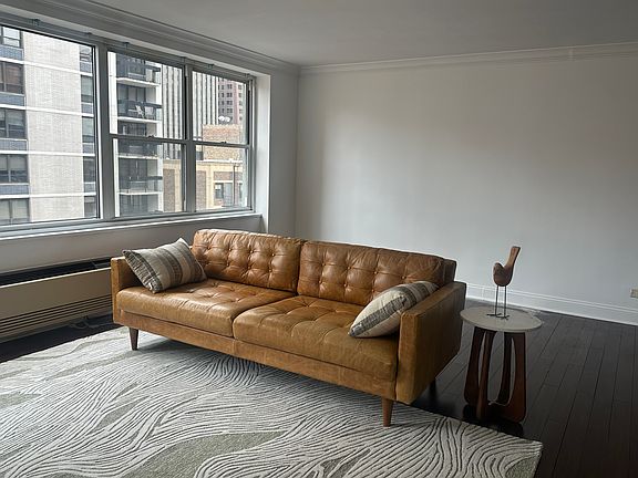 Living Room (newly painted)