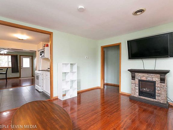 4th image of 5856 W 88th St