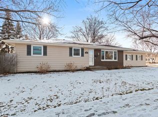 2203 E College Ave, Appleton, WI 54915