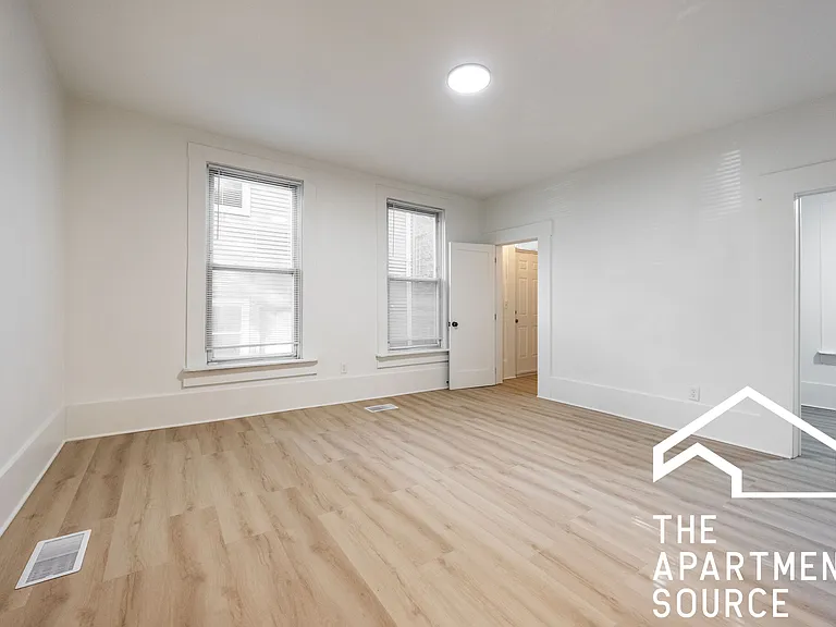2301 N Leavitt St #1 — Photo 6