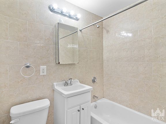 4th image of 335 E 81st St APT 5c