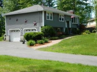 4 King Richard Dr, Londonderry, NH 03053
