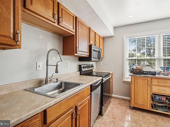5th image of 3517 Legere Ct