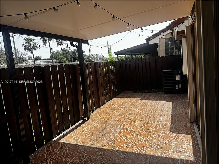 6532 NW 170th Ter — Photo 24
