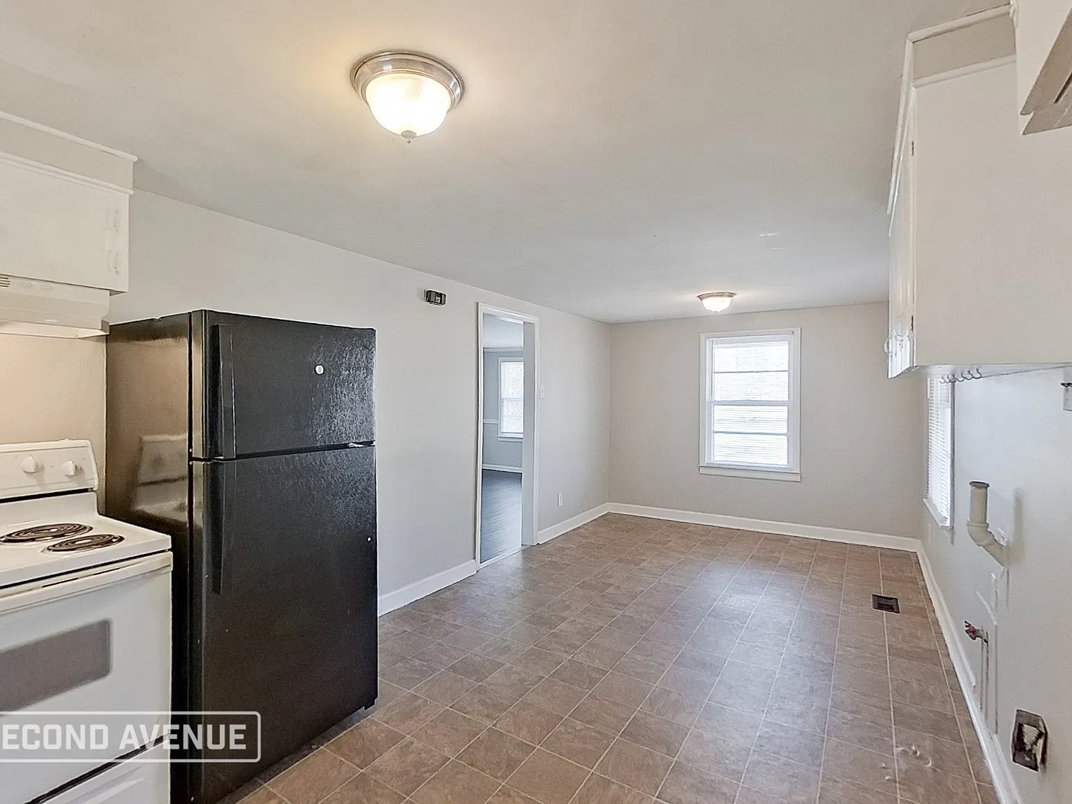 3 bed, 1.5 bath, 1166 sqft, $1,109 — Photo 3