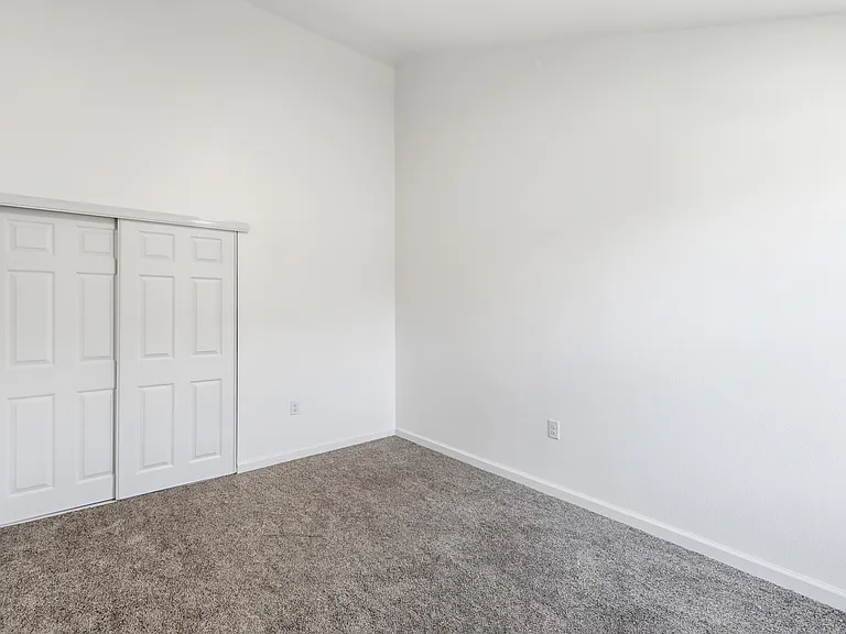 Oakbrook Apartments — Photo 60