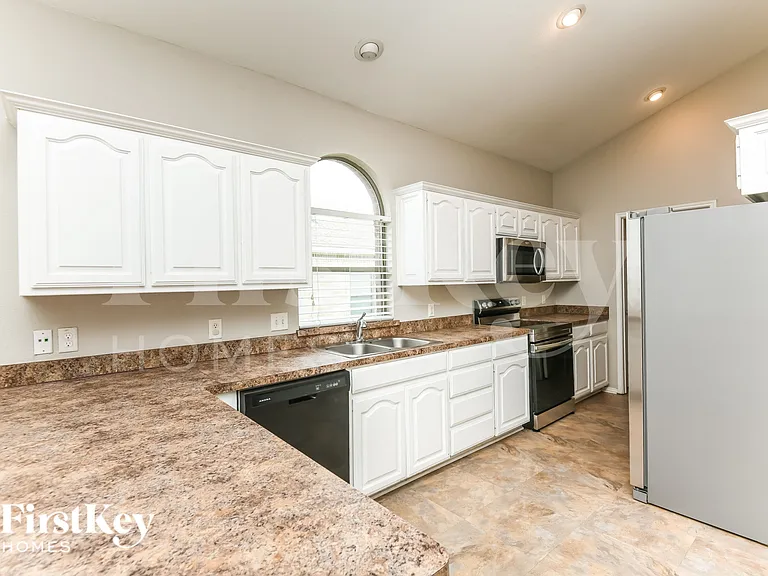 1220 Saltgrass Dr — Photo 8