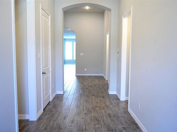 5th image of 3411 Willow Crescent Ct