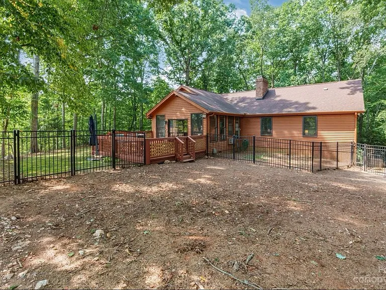 318 Wellington Dr — Photo 25