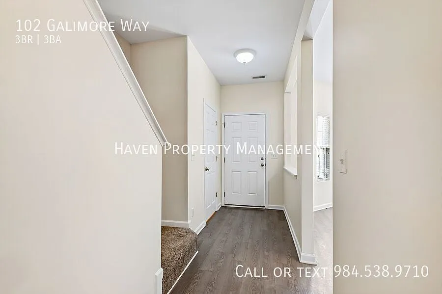 Charming 3BR Townhome in Fantastic Apex Location! — Photo 3