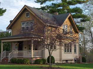 215 Pine St, Oconomowoc, WI 53066