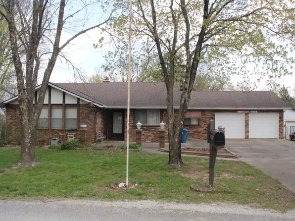 23207 Oakwood Circle, Hermitage, MO 65668