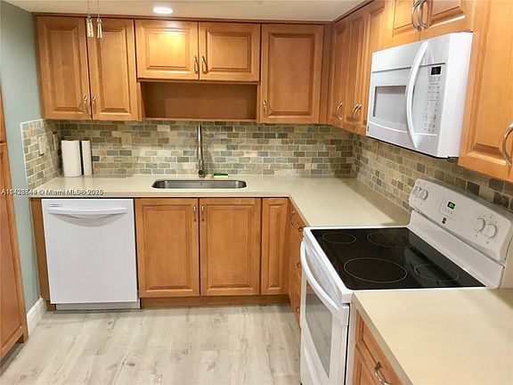 2nd image of 1450 Brickell Bay Dr APT 1607