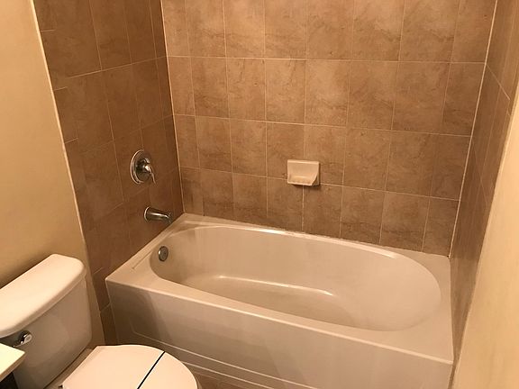 5th image of 17095 SW 93rd St