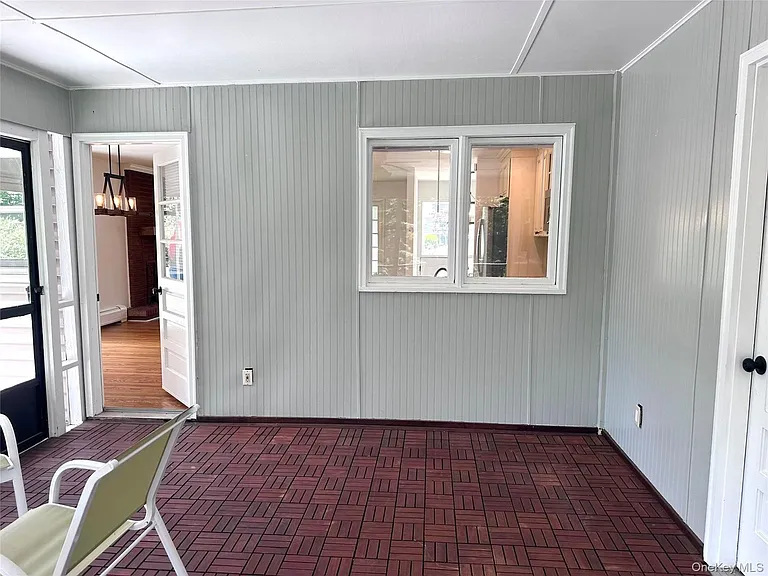 171 Roosevelt Rd — Photo 10