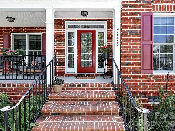 4th image of 9933 Nicole Ln #1042
