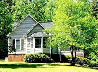 7176 Johns Point Ct, Liberty, NC 27298