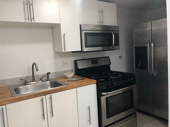 3rd image of 1923 N Richmond St #1