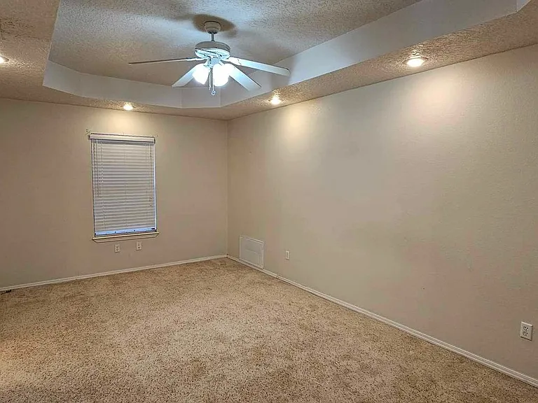 522 S Abilene Ave — Photo 7