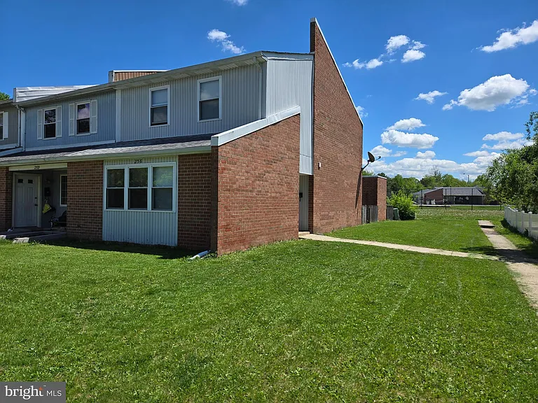 258 Violet Ct — Photo 19