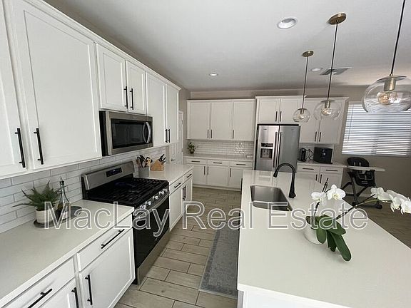 3rd image of 25541 N 21st Ave