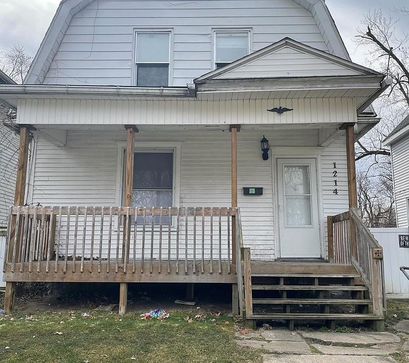 1st image of 1214 E Madison St