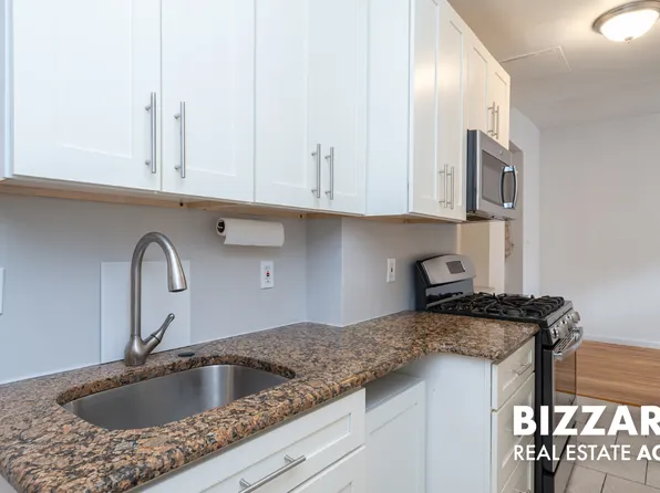 327 Edgecombe Avenue image 1 of 7