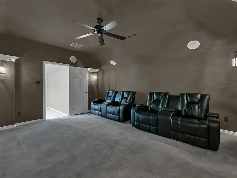 2 Maitland Ct — Photo 35