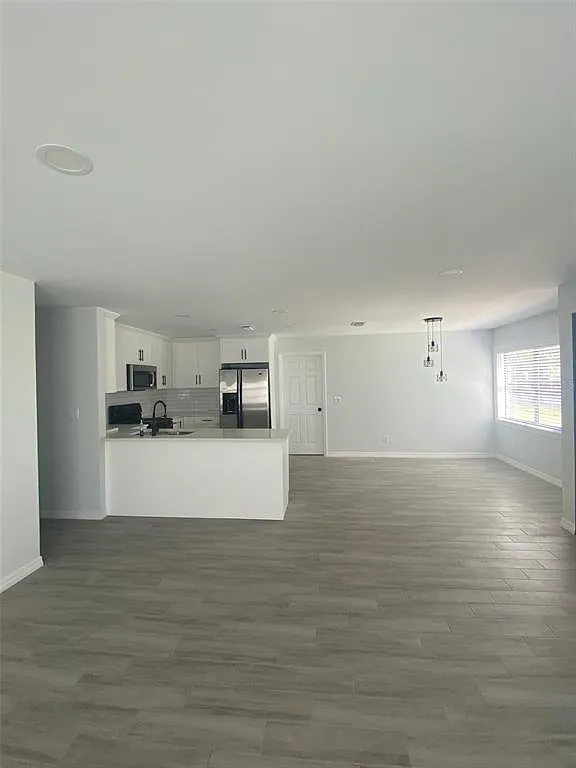 4 bed, 2.0 bath, 1556 sqft, $2,585 — Photo 4