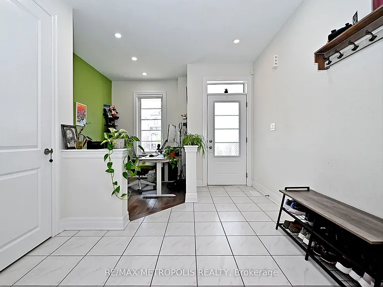 82 Westfield Dr — Photo 4