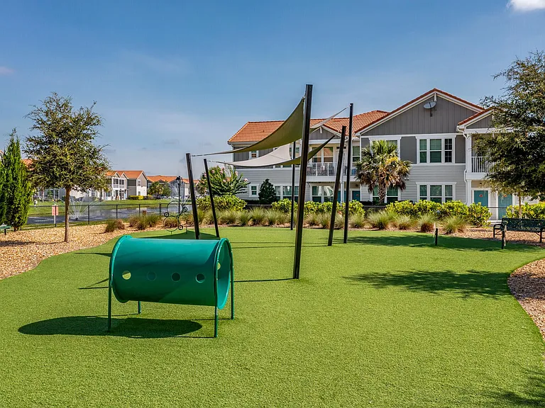 Latitude 27 — Photo 19
