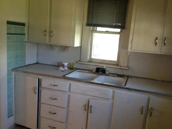 2nd image of 57857 Aurora Ave