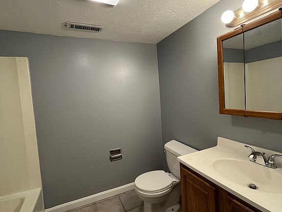 3rd image of 120 15th St APT 4