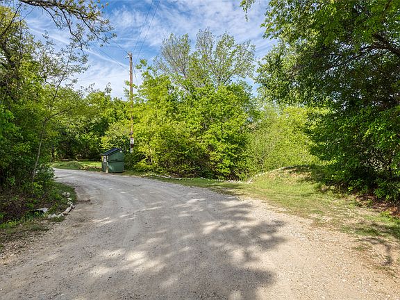 2nd image of 813 County Road 3680