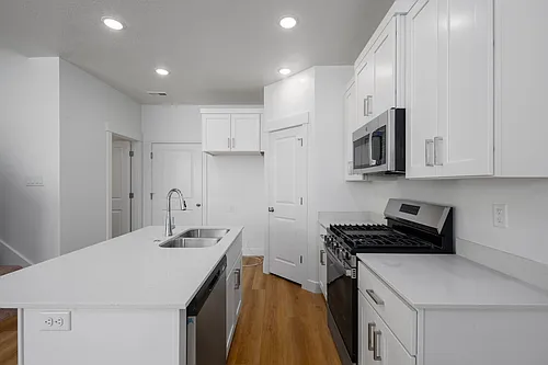 233 W 1150 N Photo 1