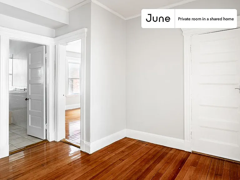 10 Strathmore Rd #A — Photo 18