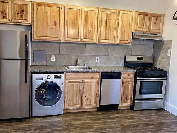 4th image of 2704 Blaisdell Ave #102