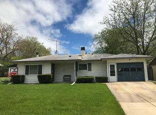 3 Thrush Rd, Carpentersville, IL 60110