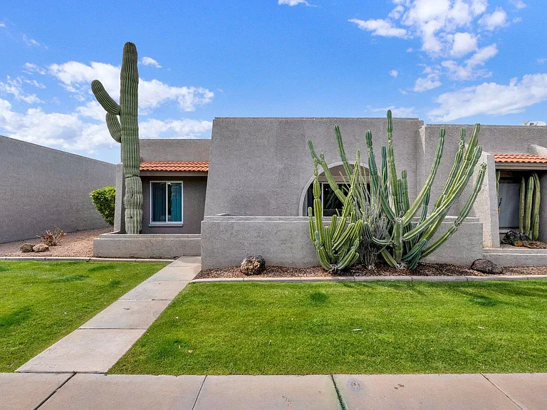 7207 N Via De Paesia — Photo 3