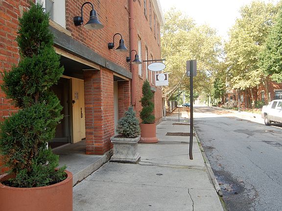 4th image of 641 N High St APT 3