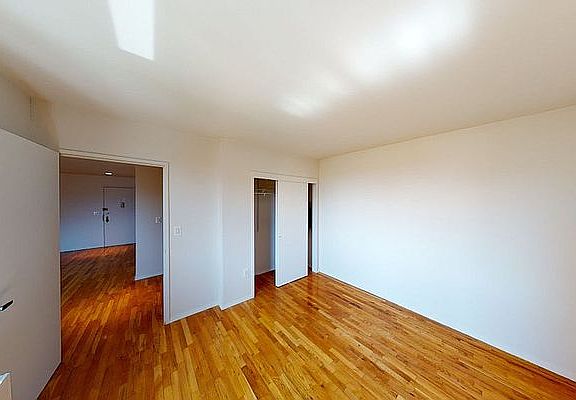 4th image of 284 Mott St APT 2R