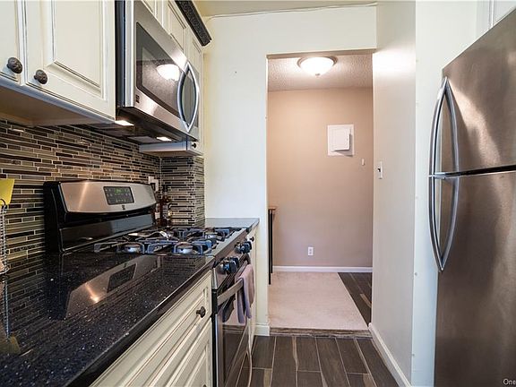 3rd image of 98 Pearsall Dr APT 3E