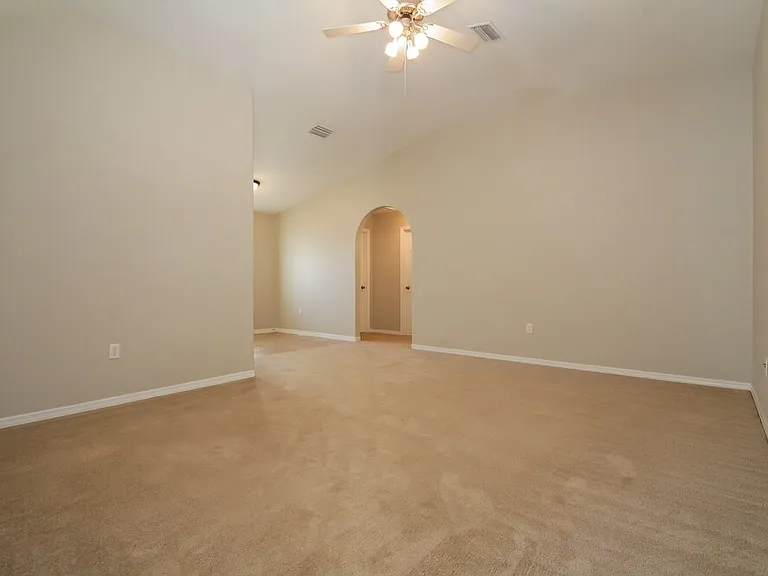 2815 93rd Ct E — Photo 2