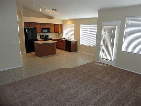 5th image of 156 W Dexter Way