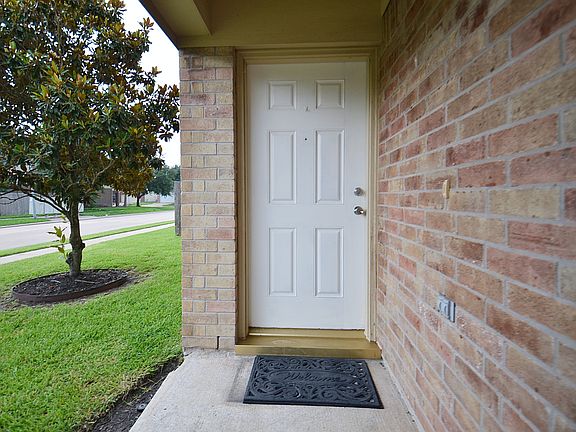 5th image of 3603 Barkers Crossing Ave