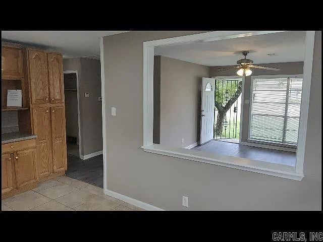 2 bed, 1.0 bath, 886 sqft, $899 — Photo 3