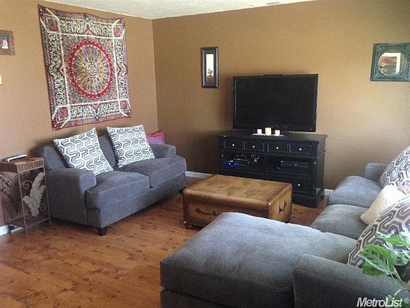 2nd image of 3536 Santa Fe St
